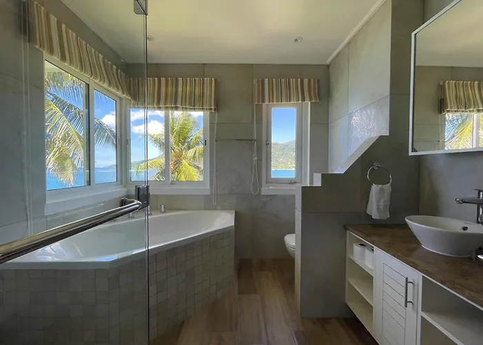 Vallonend Beachfront With Excellent View Aparthotel Bel Ombre