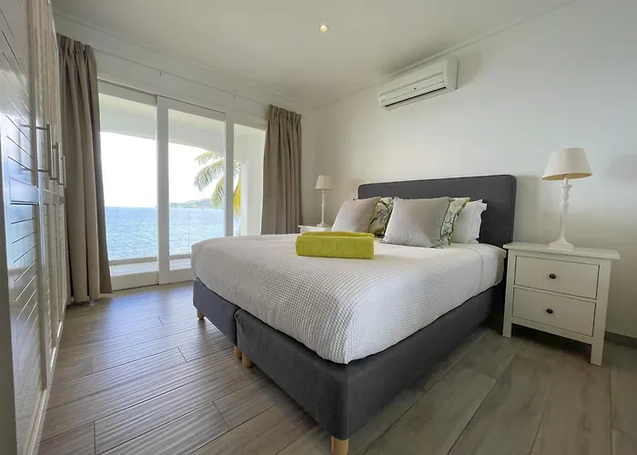 Vallonend Beachfront With Excellent View Aparthotel