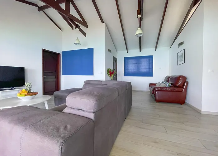 Vallonend Beachfront With Excellent View 4*