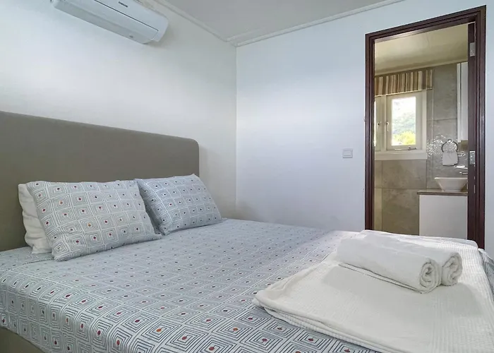 Vallonend Beachfront With Excellent View Aparthotel 4*